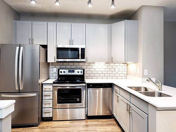 2nd image of 1000 San Marcos St #1111