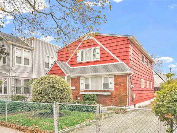 115-30 Inwood Street image 2 of 24