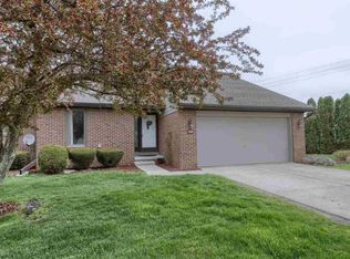 16261 Meadows Ct, Macomb, MI 48044