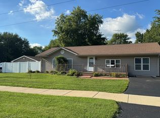 910 W Kennedy Rd, Braidwood, IL 60408