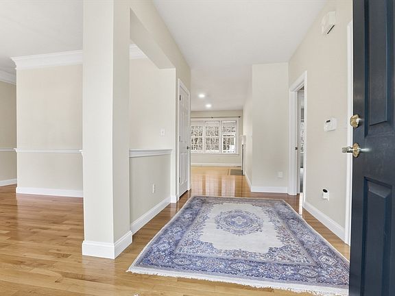 3rd image of 19 Sandstone Rd #0