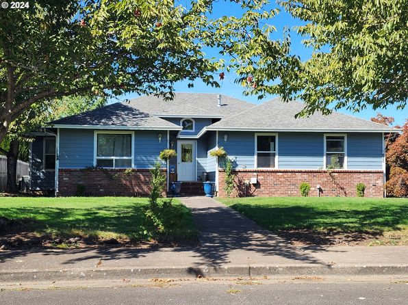 109 Clear Lake St, Oakland, OR 97462