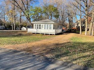 19070 Lake Ave, Deephaven, MN 55391