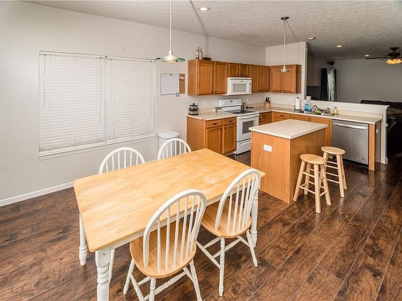 5th image of 2418 Bluewood Way