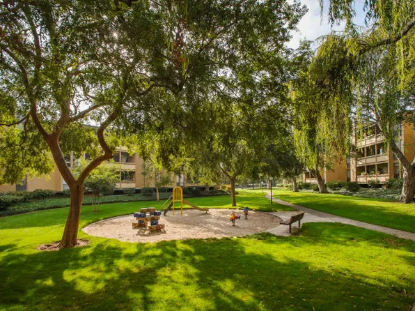 1171 Compass Ln #321, Foster City, CA 94404