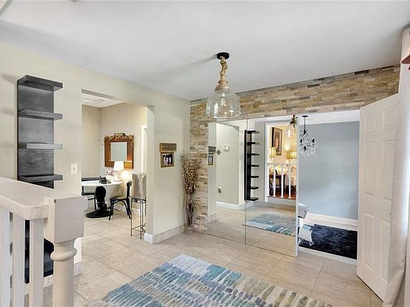 4th image of 4914 Wishart Blvd