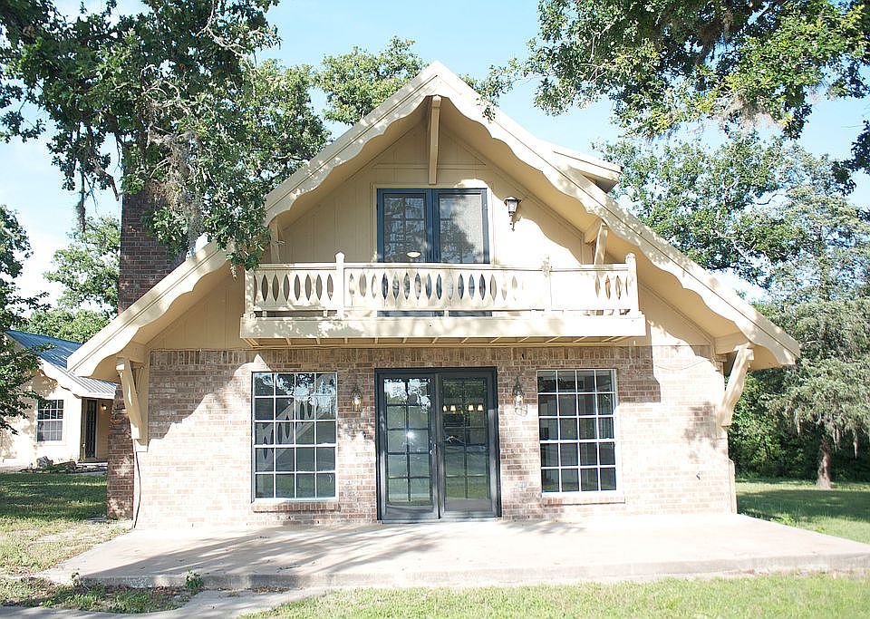 Front of house large porch