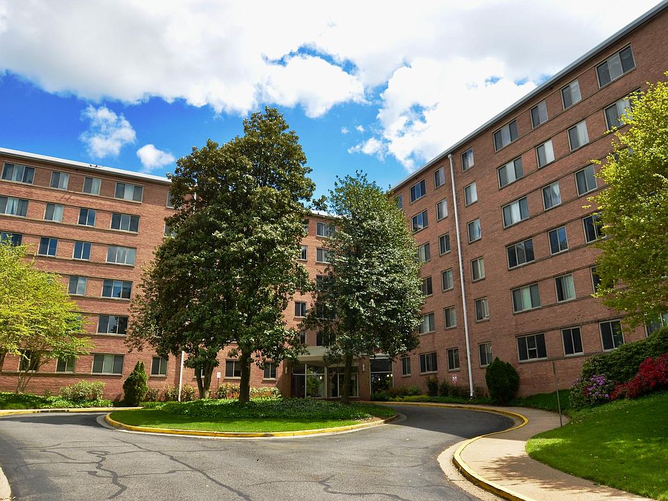 1st image of 3000 Spout Run Pkwy APT B304