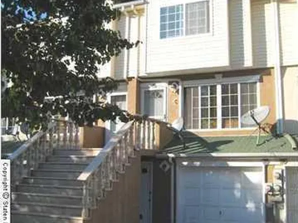 33 Ludwig Ln, Staten Island, NY 10303