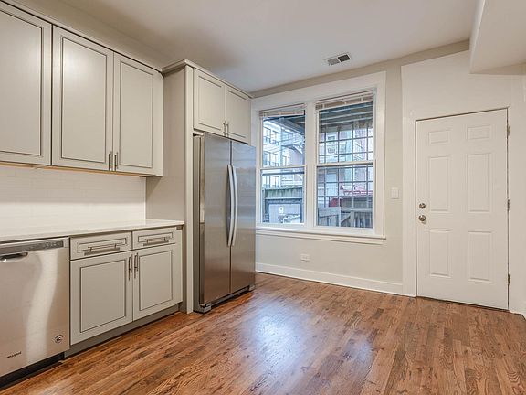 3rd image of 1420 N Talman Ave APT 1R