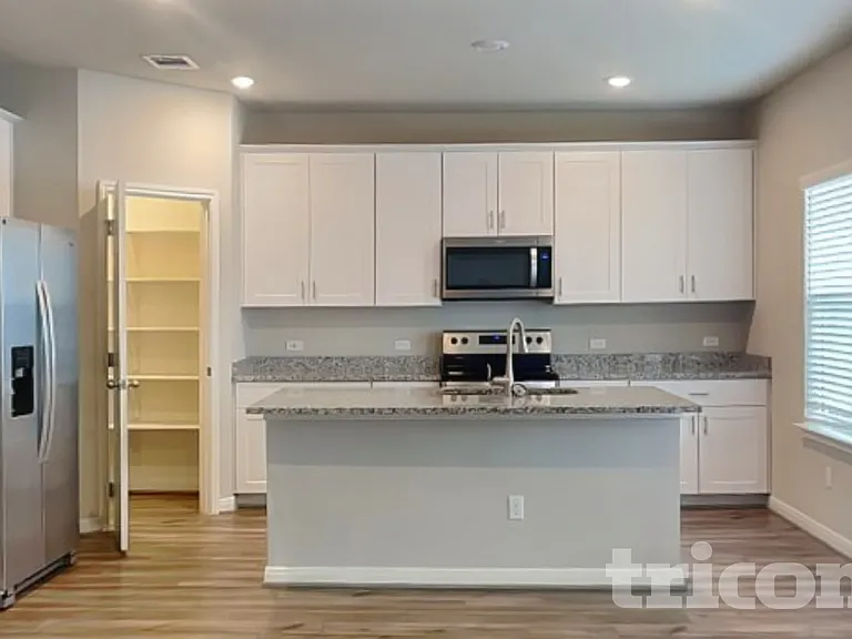 5806 Nyla Way — Photo 5