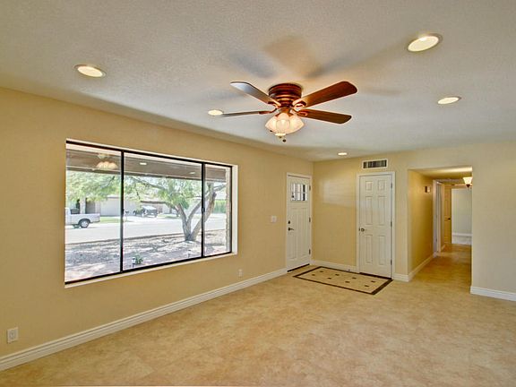 4th image of 4422 E Emile Zola Ave