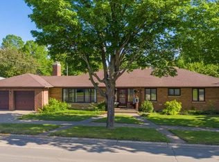 1017 E 23rd St, Hibbing, MN 55746