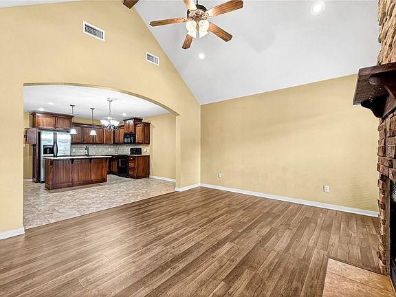 3rd image of 3114 SW Hillstone Ave