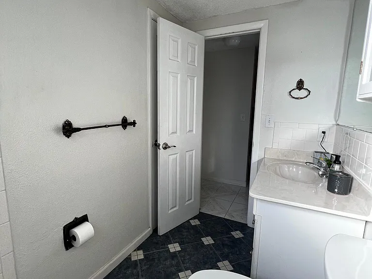 4038 Prado Dr — Photo 34