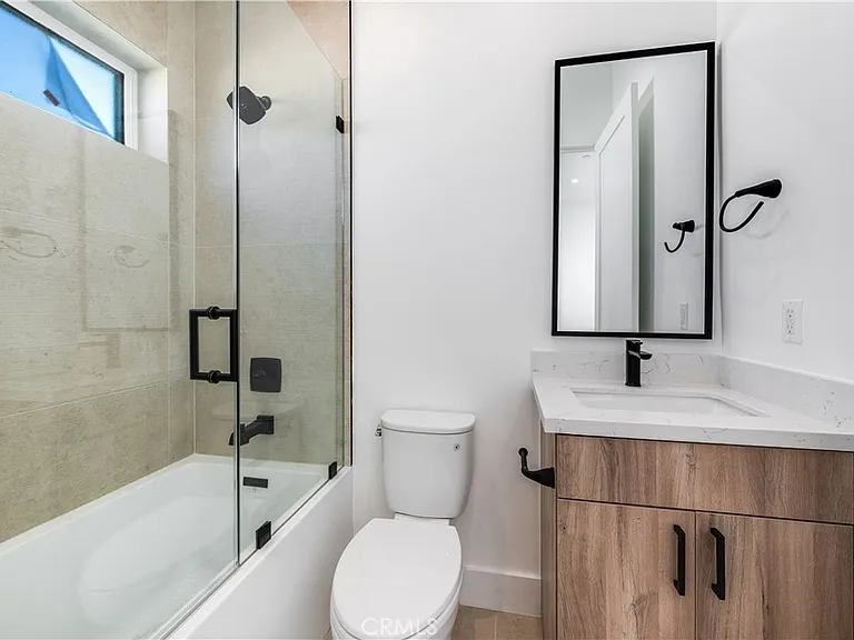5044 Laurel Canyon Blvd — Photo 10