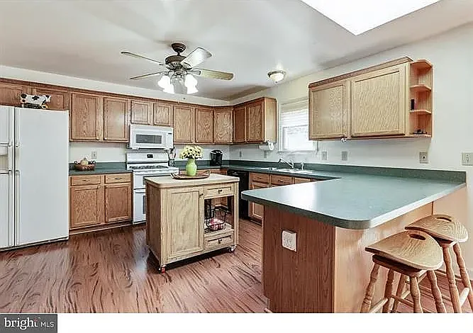 3 bed, 1464 sqft, $3,200 — Photo 4