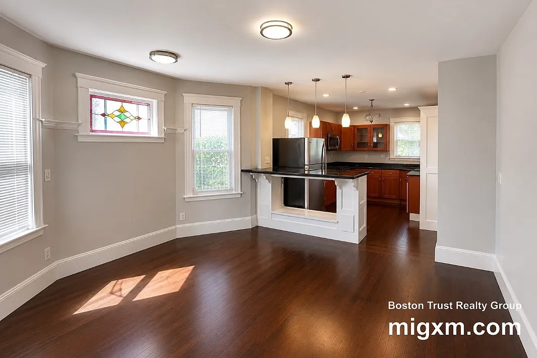 3 bed, 1.0 bath, 1144 sqft, $2,800 — Photo 1