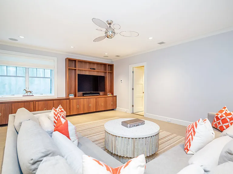 118 Burnett St — Photo 22