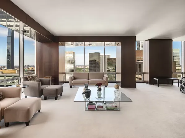 641 5th Ave #42A, New York, NY 10022