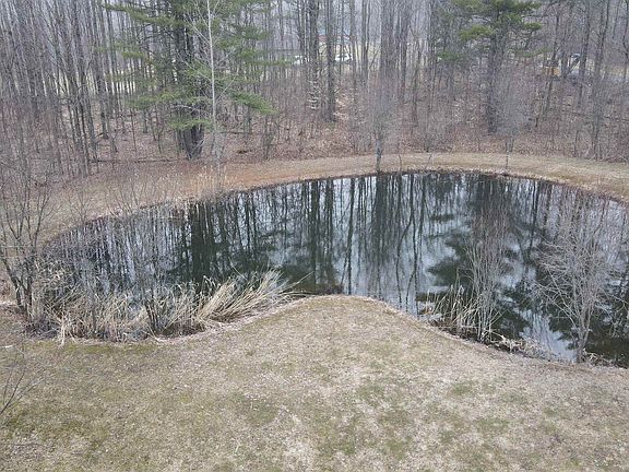 3rd image of 220 Sam Webb Road