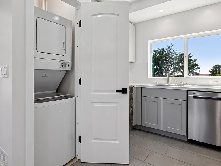 543 Filbert St #B — Photo 14