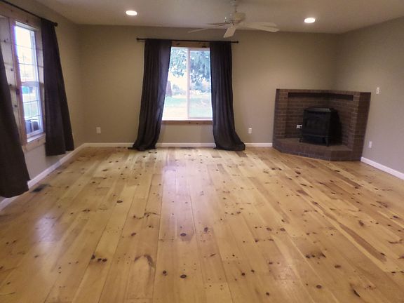 4th image of 108 S Pine Dr