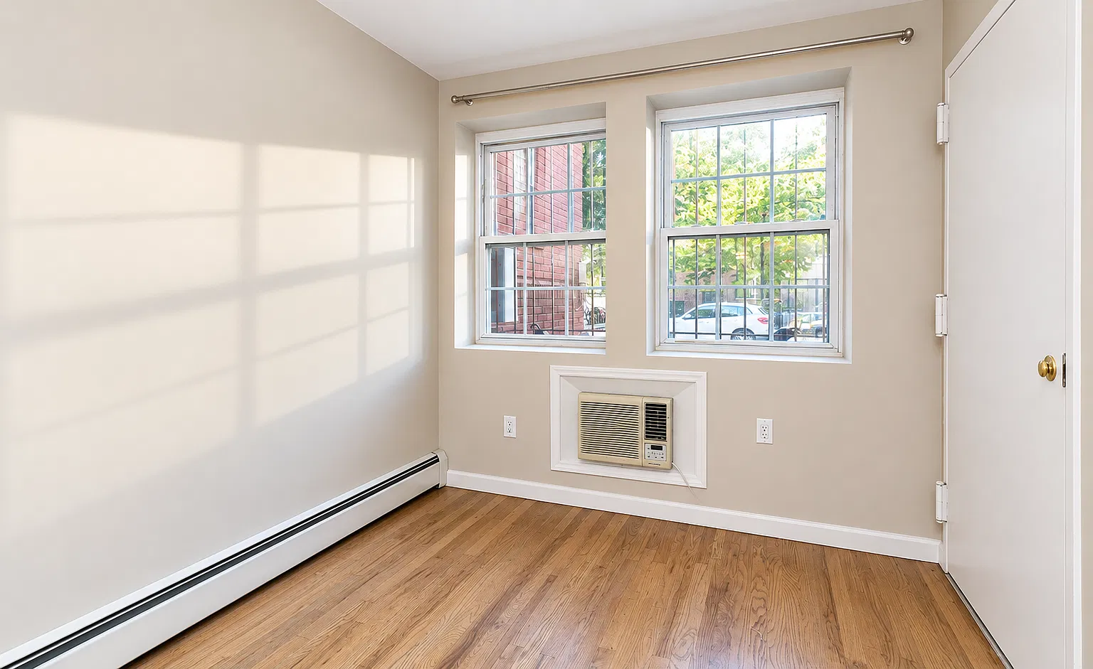 1099 Madison Street — Photo 3
