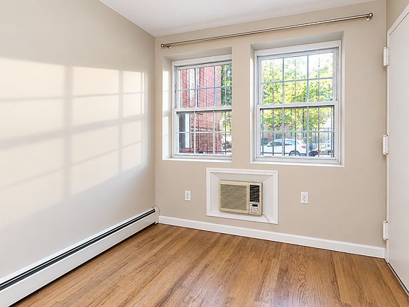 3rd image of 1099 Madison St #1G