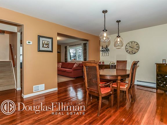 5th image of 298 E Lake Ave