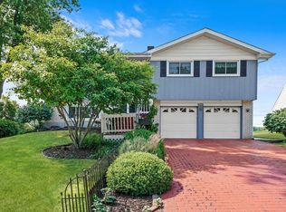10331 Hilltop Dr, Orland Park, IL 60462