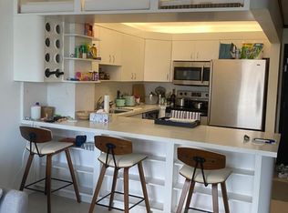 1658 Bay Rd APT 403, Miami Beach, FL 33139