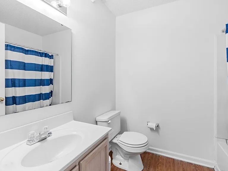 182 University Village Dr #E — Photo 3