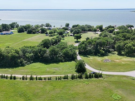 4th image of Tawakoni Dr
