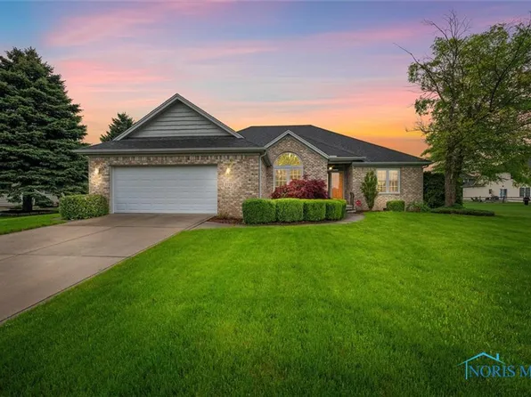 5723 Timbers Grn, Waterville, OH 43566