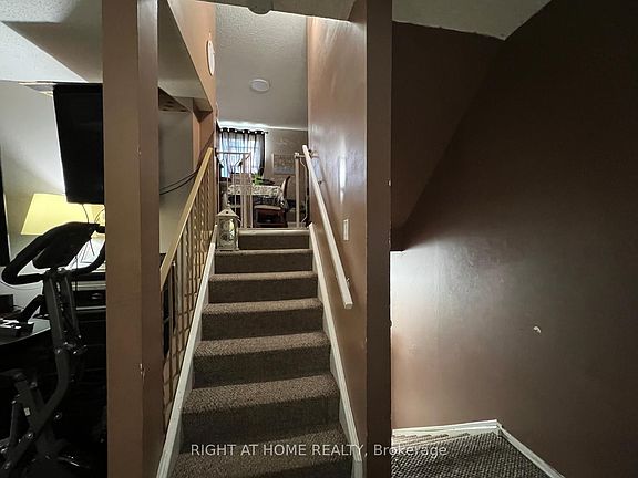 5th image of 135 Chalmers St S #81