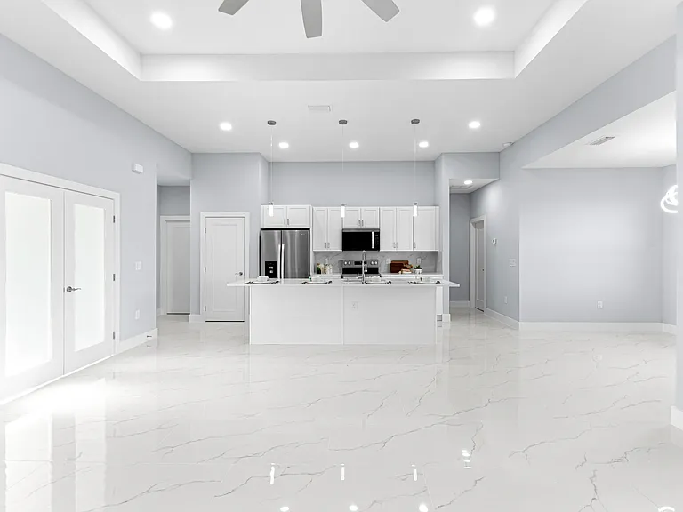 435 Poplar St — Photo 6