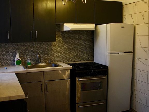 5th image of 333 Smith St Floor 2
