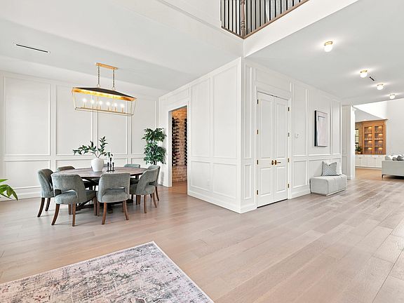 4th image of 4509 Southridge Cres
