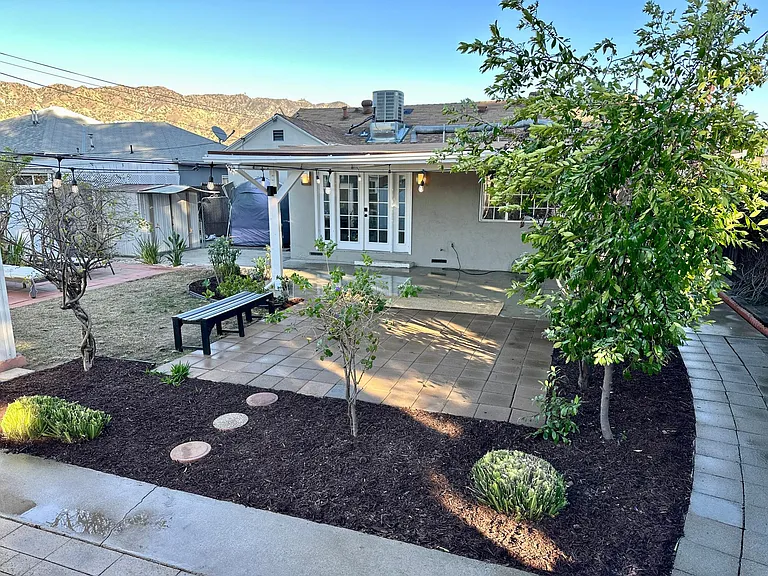 2133 N Buena Vista St — Photo 63