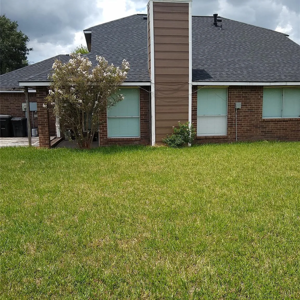 3 bed, 2.5 bath, 1907 sqft, $1,850 — Photo 1