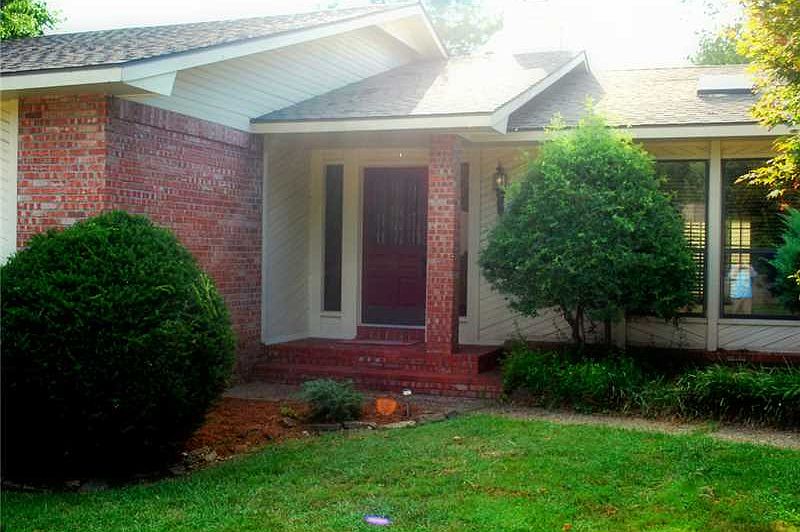 1st image of 1207 Countrywood Cir
