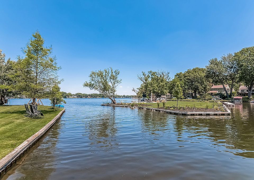 1st image of 1080 Lakeview Dr