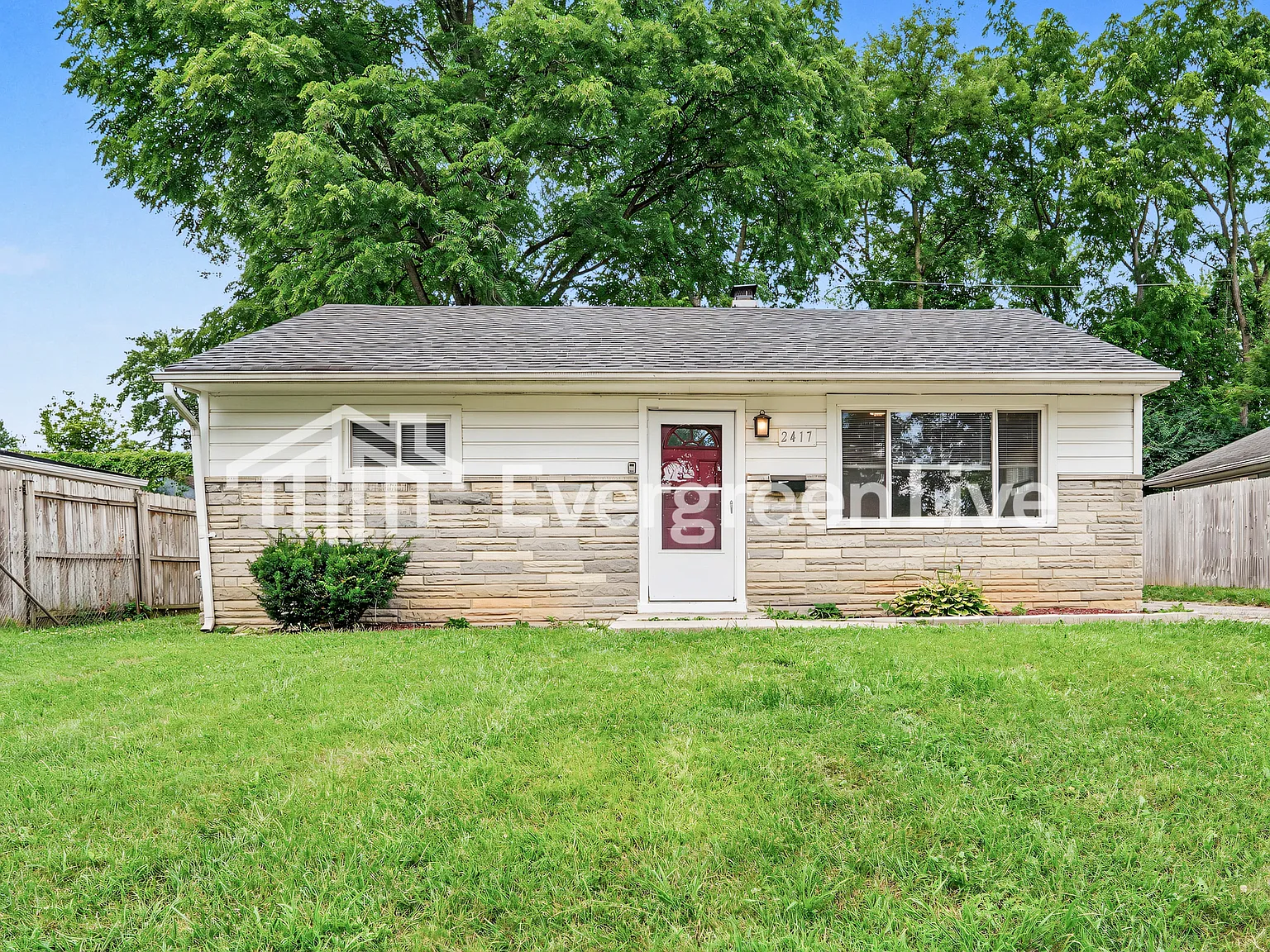 2 bed, 1.0 bath, 800 sqft, $1,195 — Photo 1