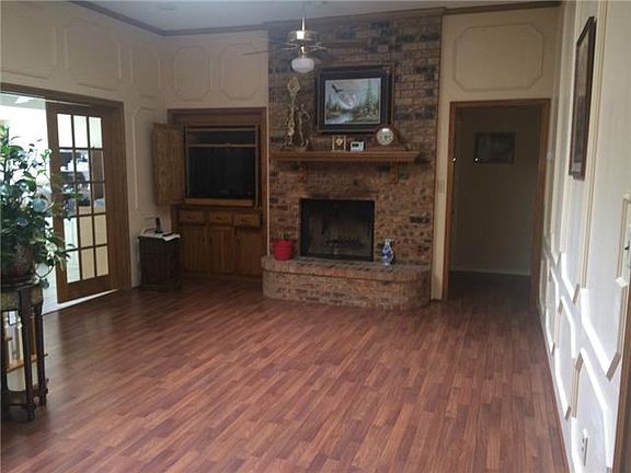 2nd image of 140 Simmons Dr