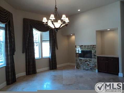 5th image of 11386 Crazy Horse Dr