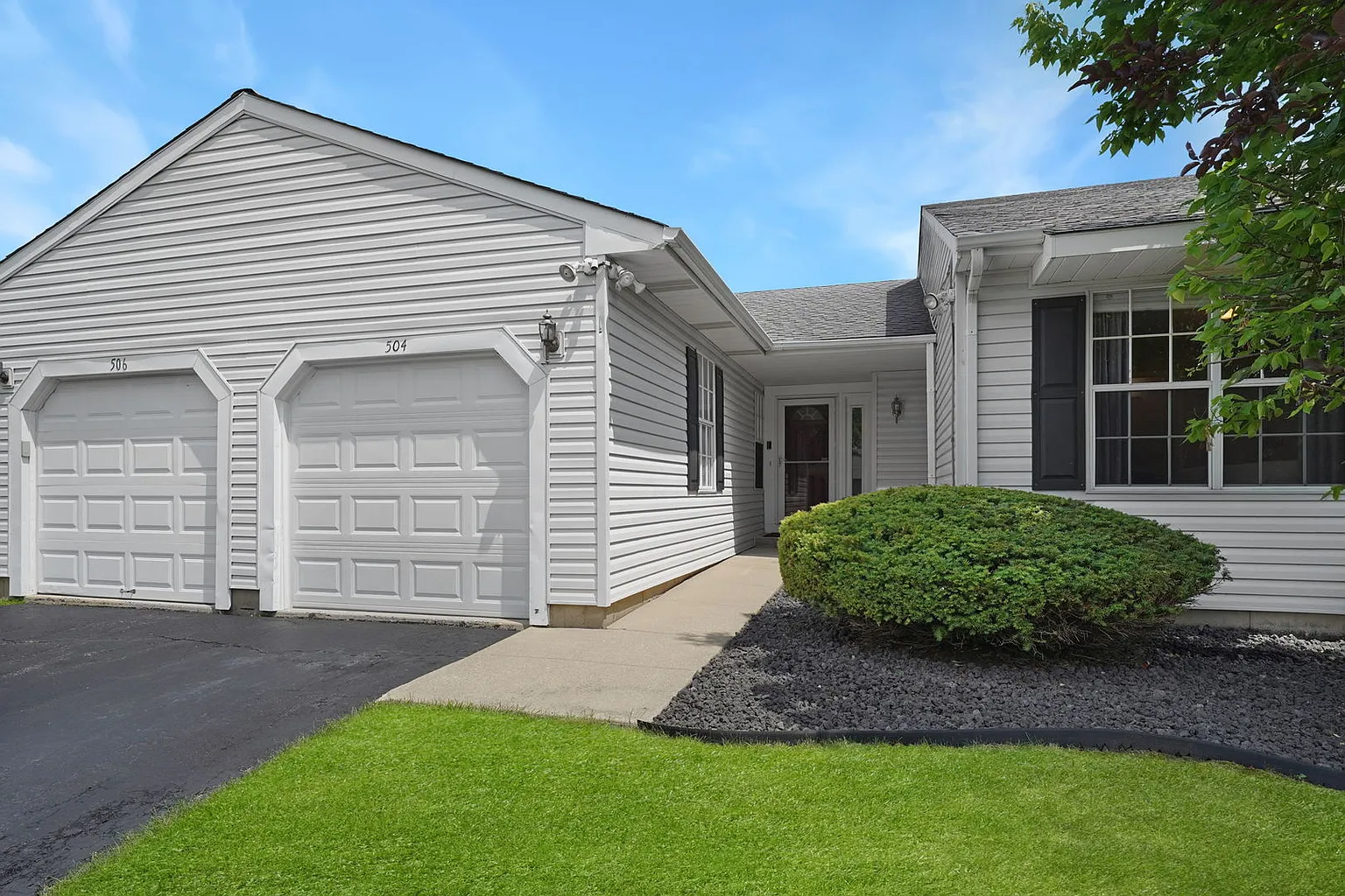 504 Lyon Dr photo 1