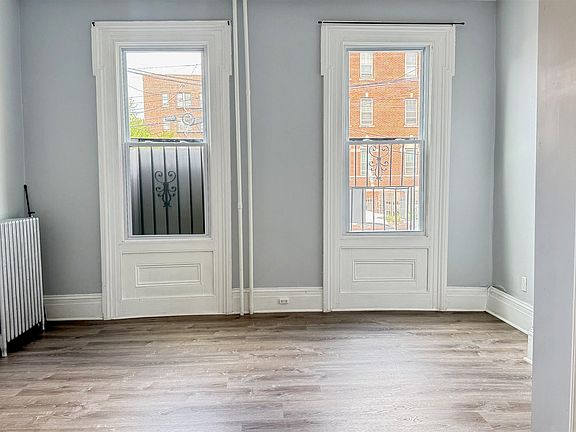 4th image of 7 Beacon Ave #1