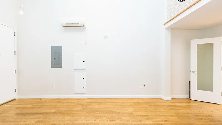 Rented by Nooklyn NYC LLC | media 32