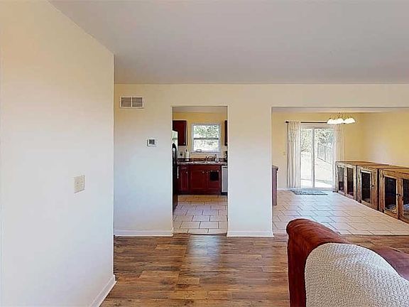 3rd image of 473 Eve Estates Dr